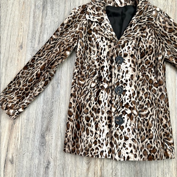 Bailey 44 Cheetah Button up Coat - Picture 8 of 15